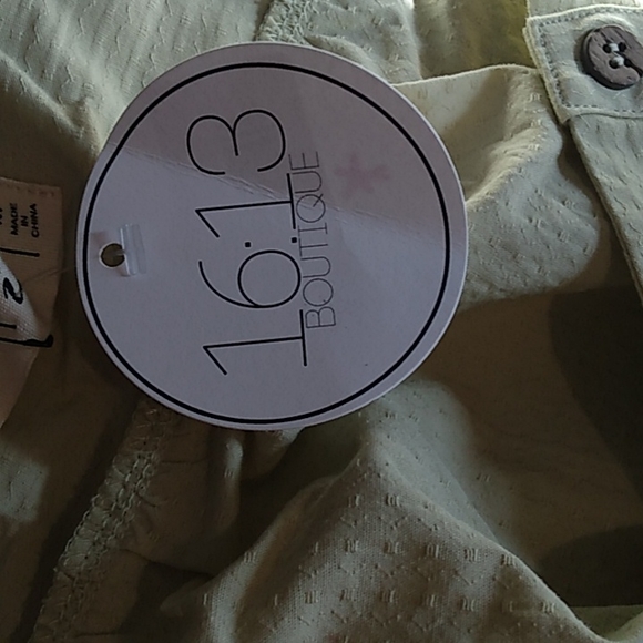 Cute shirt - Picture 2 of 3